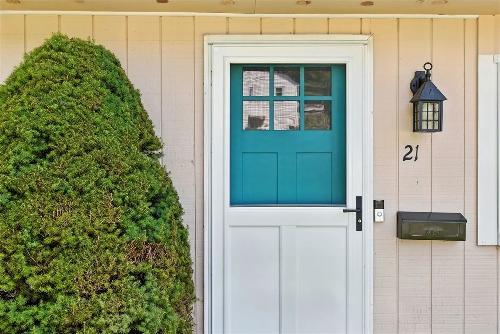 21 Petipas Ln, Randolph