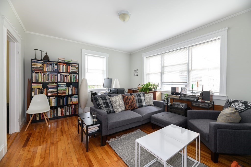 6 Sherborn Ct, Medford