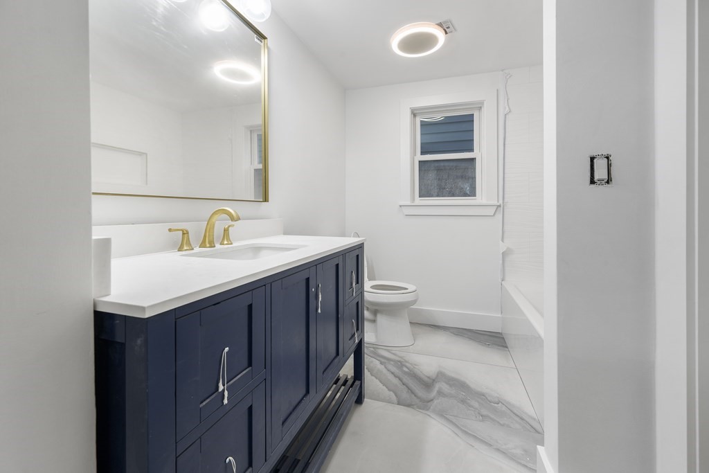 228 Bellingham Ave, Revere