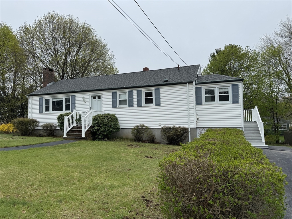 12 Seneca Rd, Woburn