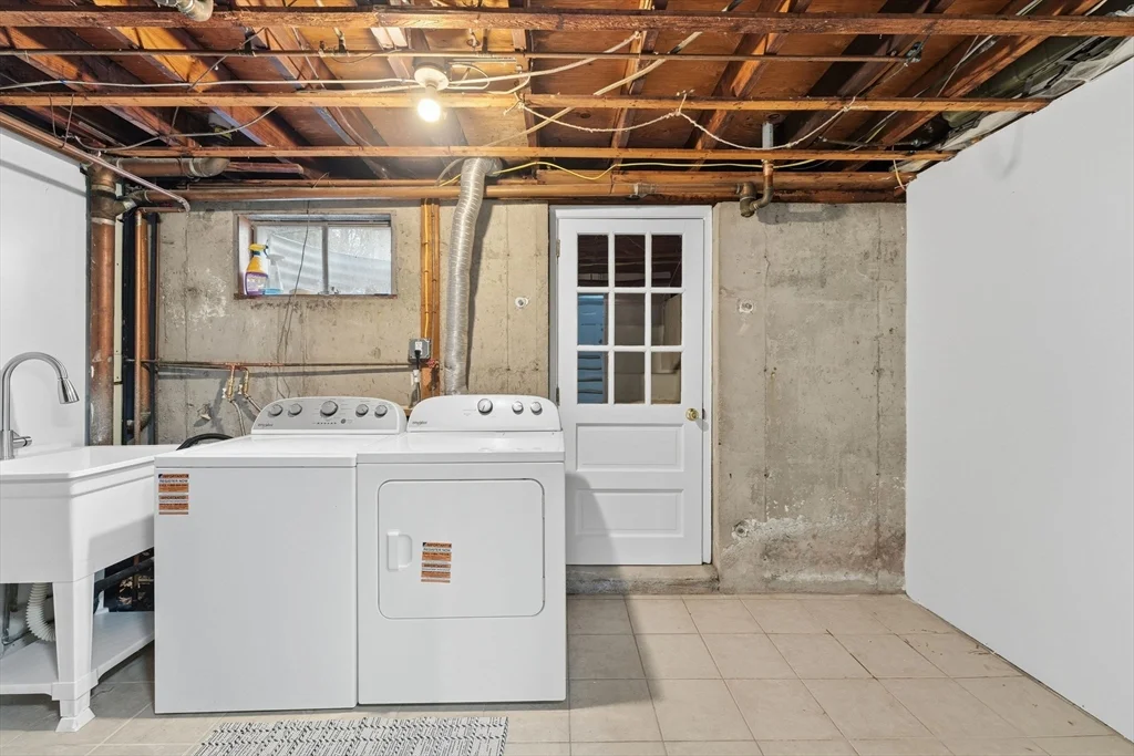 38 Juniper Ln, Holden