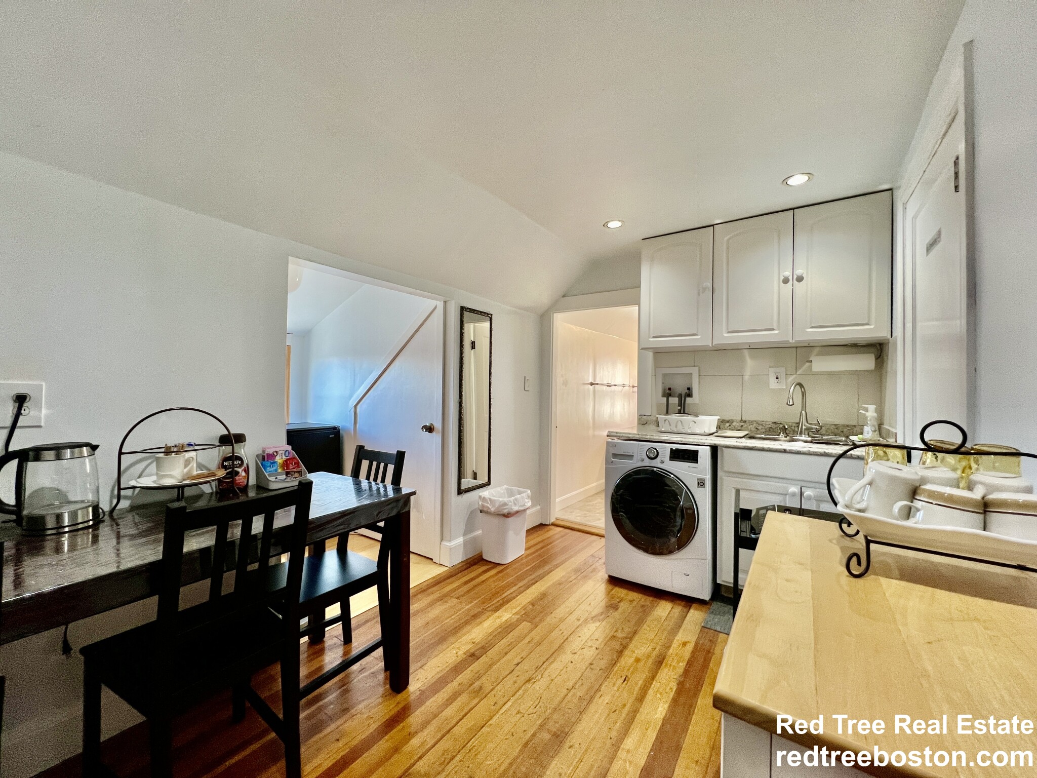 55 Woodcliff Rd, Newton Highlands