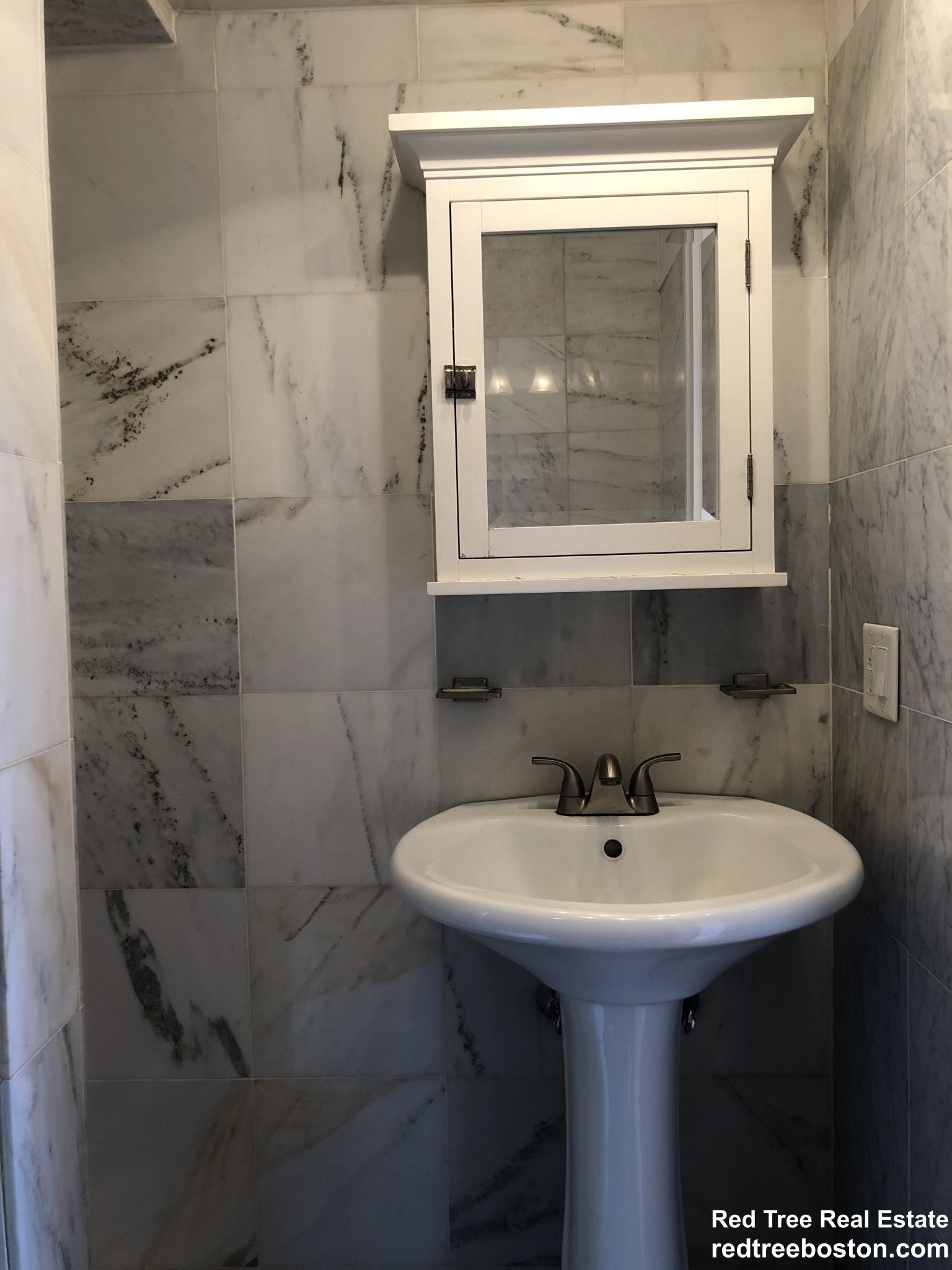 254 Newbury St, Back Bay