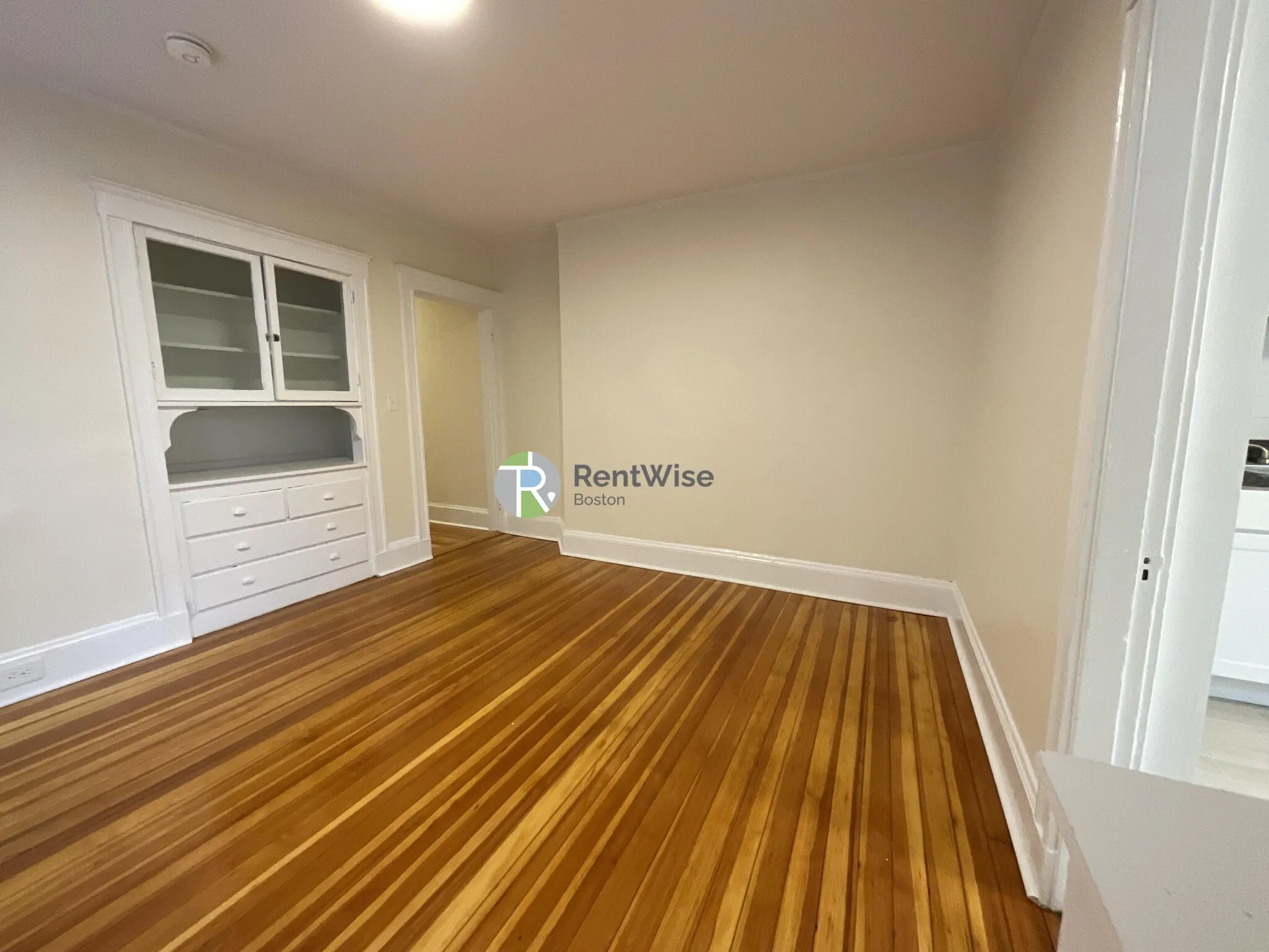 6 Barrows St, Allston