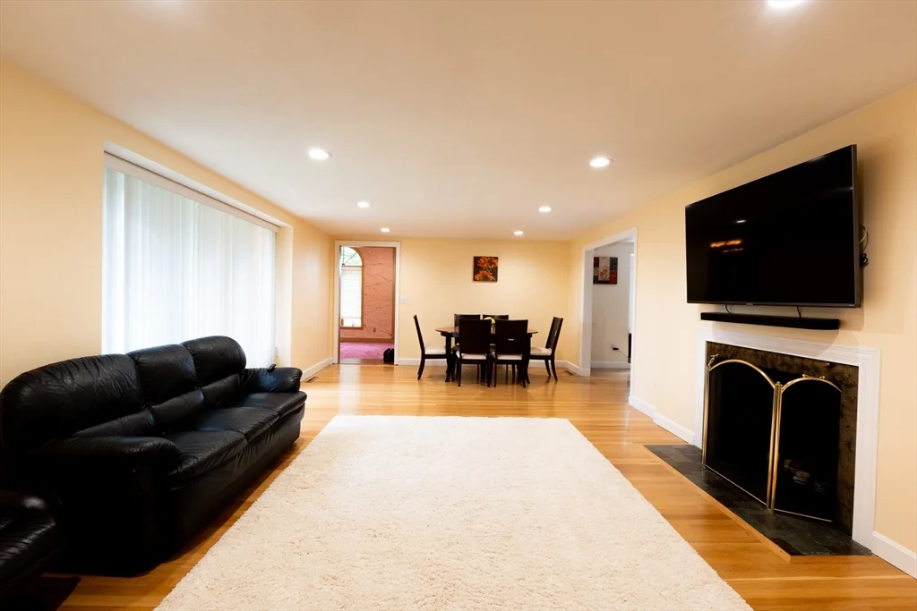 5 Fairview Rd, Canton