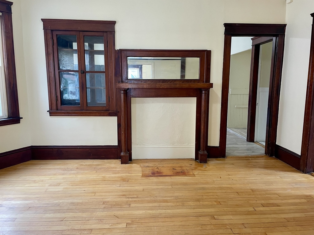 10 Agawam St, Worcester