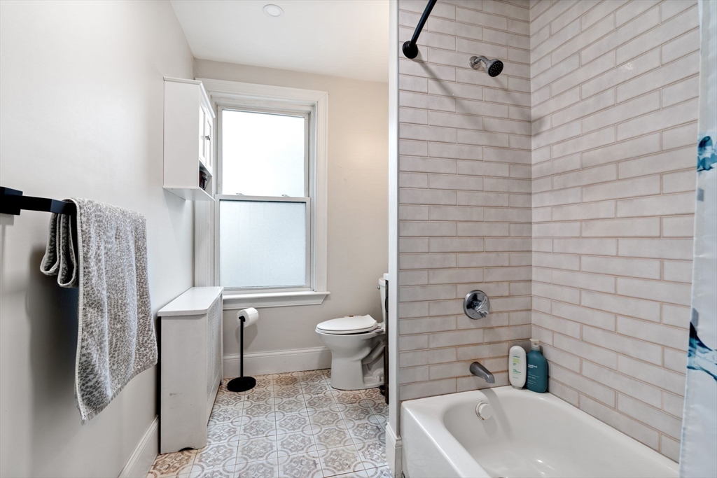 12 Colebrook St, South Boston