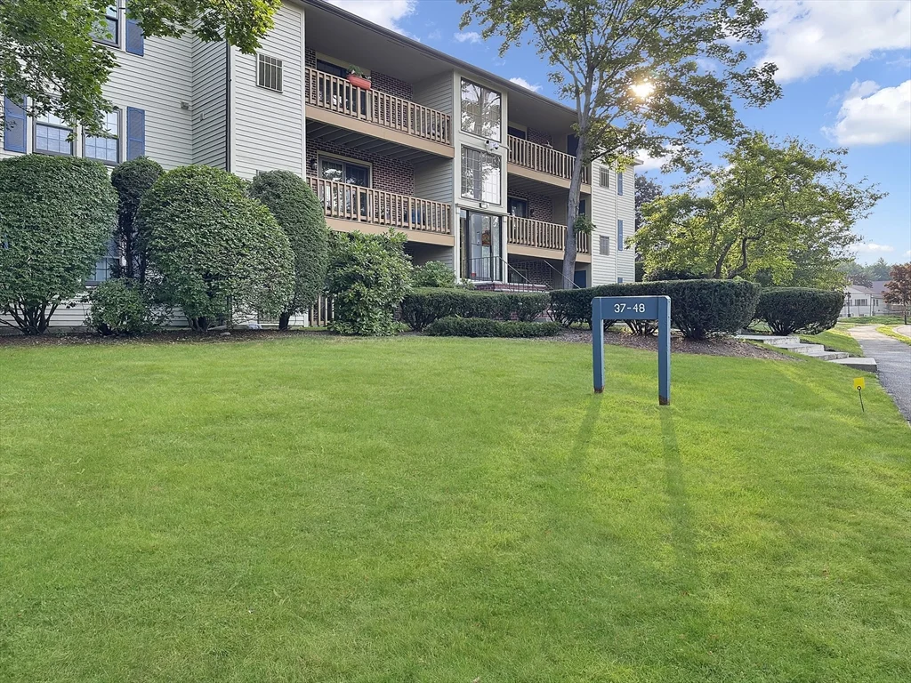 45 Apache Way, Tewksbury