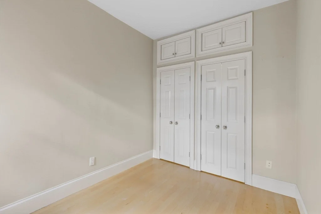 17 Follen St, Back Bay