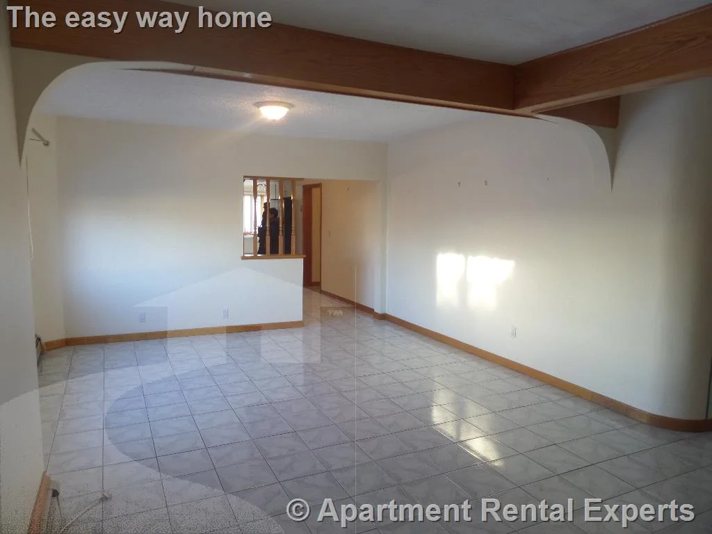 10 Windsor Rd, Tufts