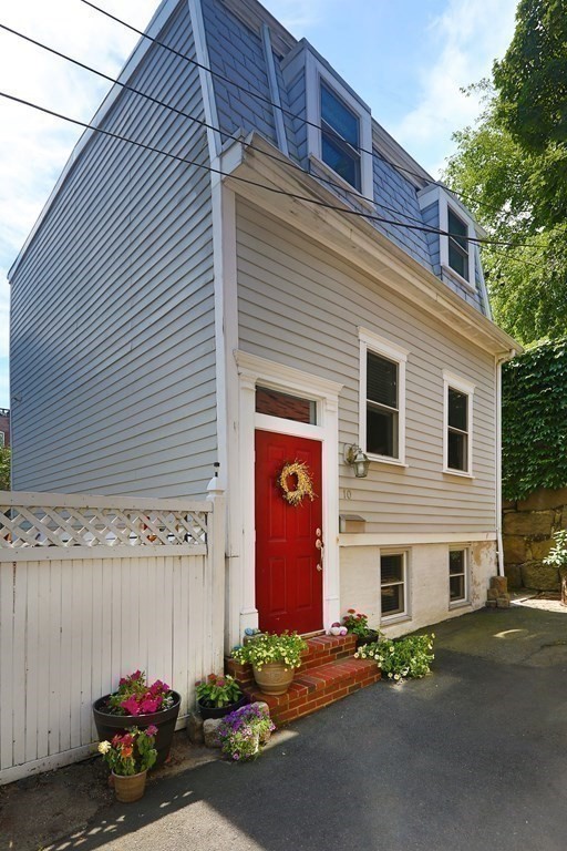 10 Noble Ct, East Boston