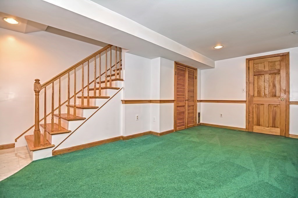 13 Colonial Dr, Norton