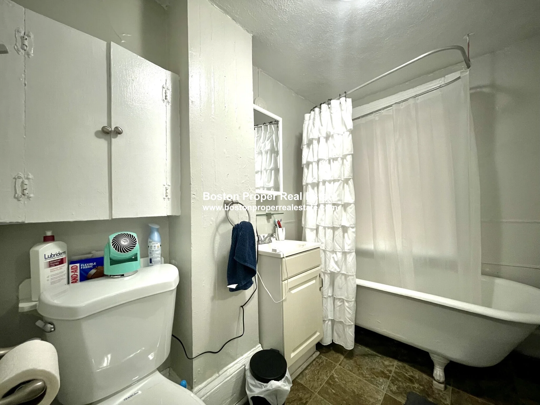 4 Champney Pl, Beacon Hill