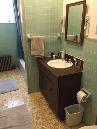 454 Green St, Riverside