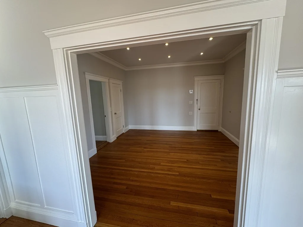 84 Tudor St, Chelsea