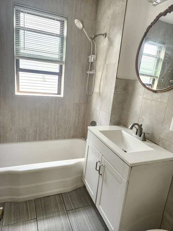 114 Hancock, Everett