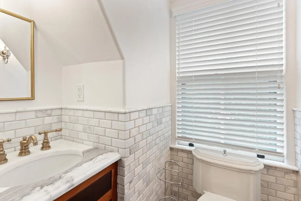 2 Rangeley Rd, Winchester