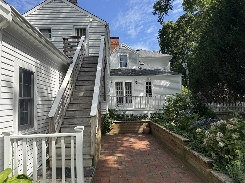 198 Main St, Sandwich (village)