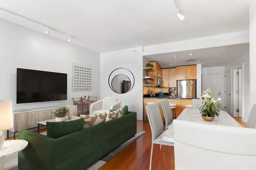 181 Essex St, Leather District