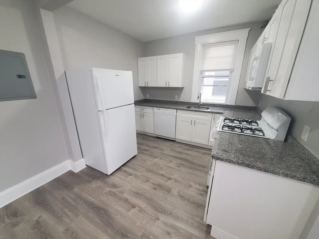 738 Washington St, Norwood