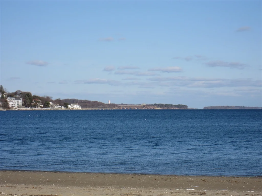 130 Beach St, Quincy