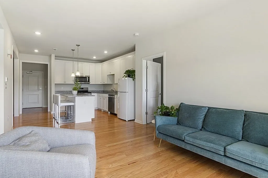 120 University, Westwood