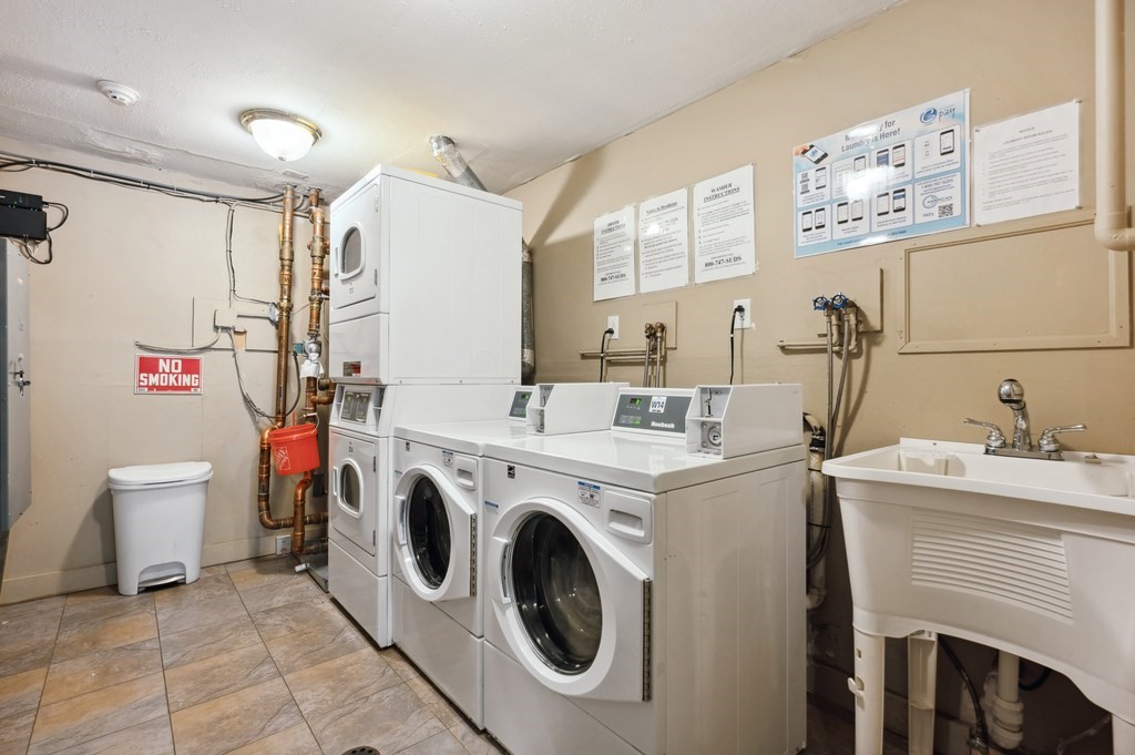 7 Greenbriar Dr, North Reading