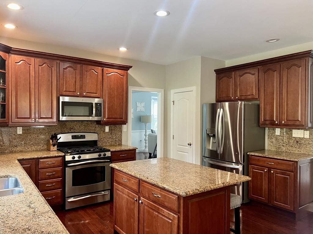 24 Endean Dr, Walpole