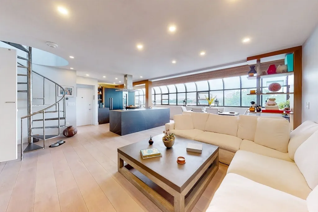 270 Beacon St, Back Bay