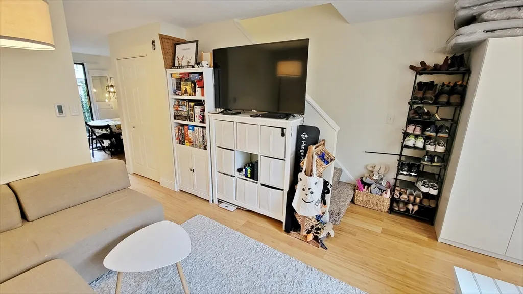 118 Centre St, North Brookline