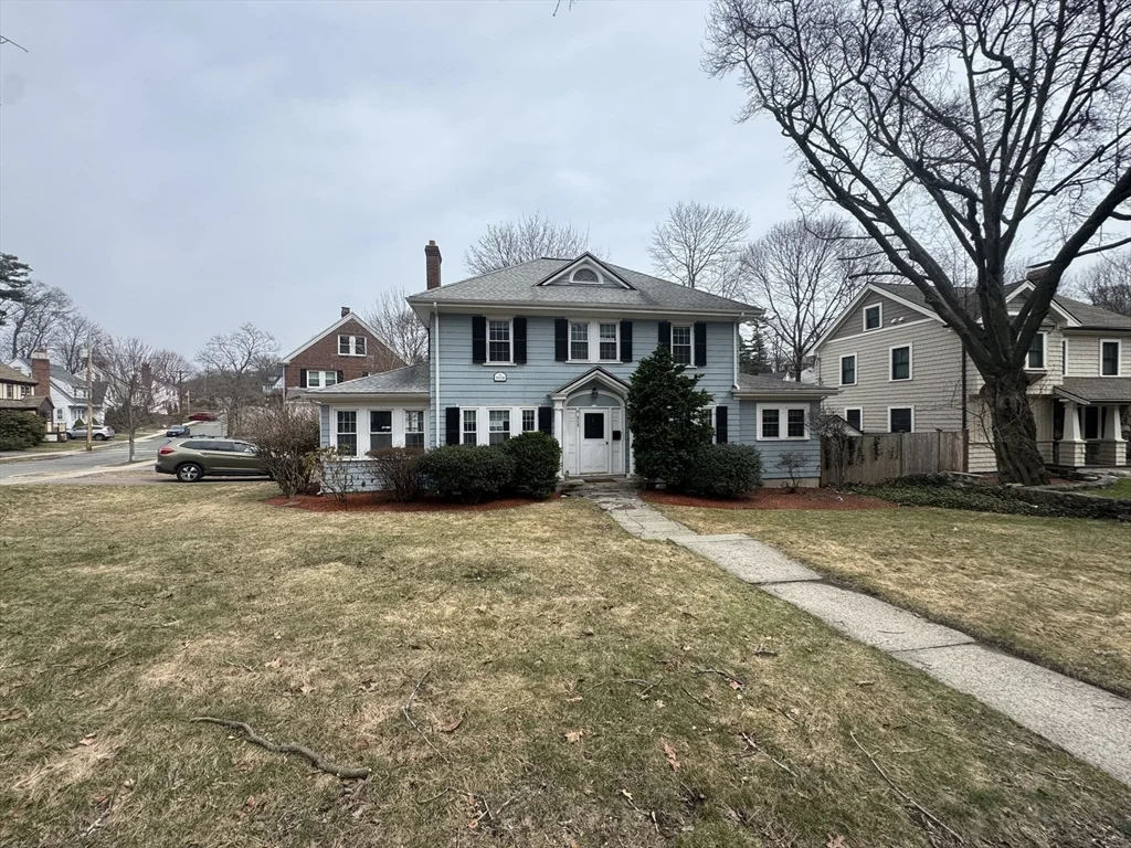 859 Fellsway W, Medford