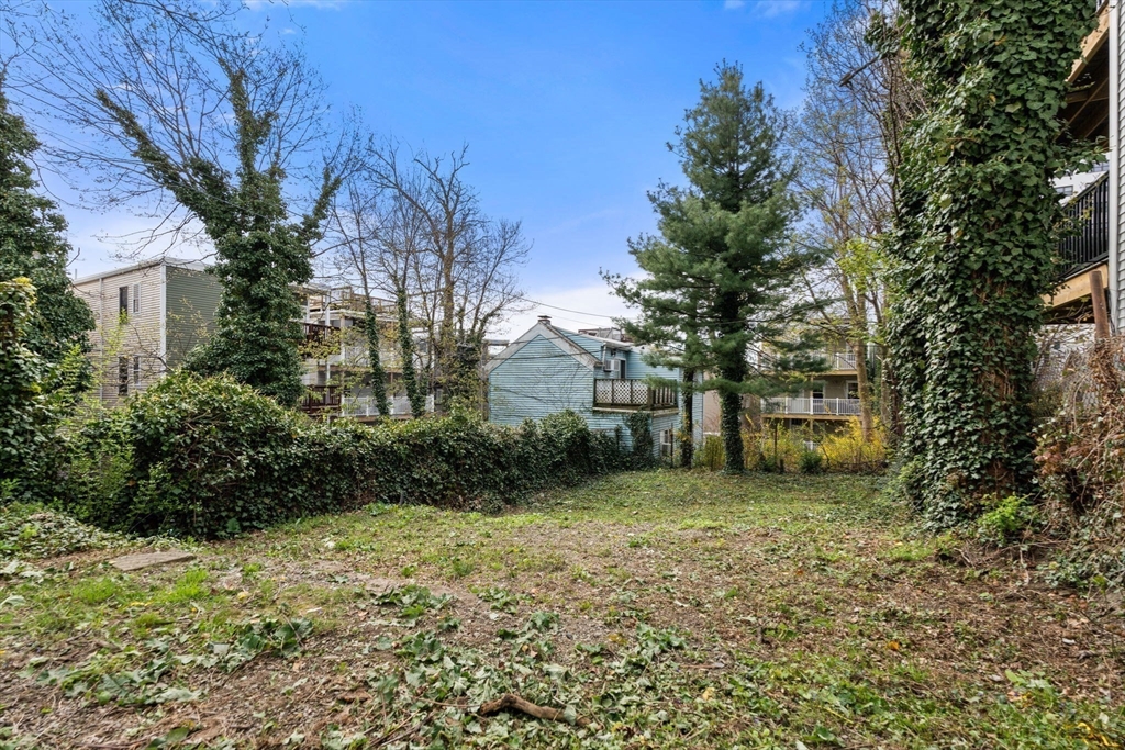 417 E 7th St, South Boston