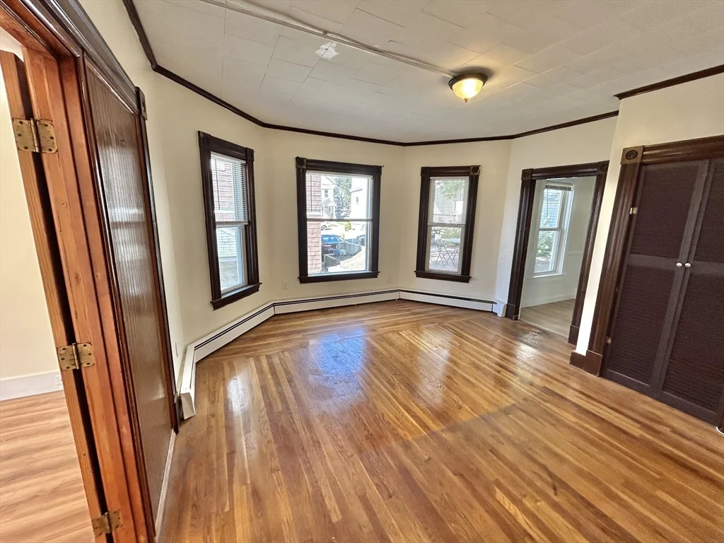 15 Estabrook Ave, Marlborough