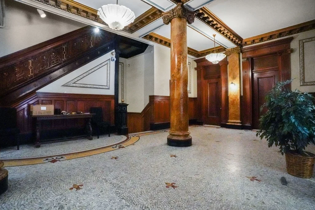 8 Garrison St, Back Bay