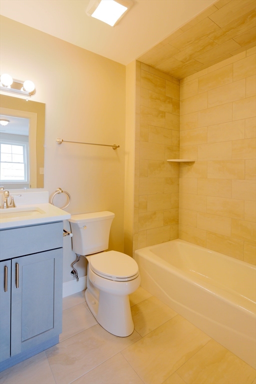 63 Bacon St, Waltham