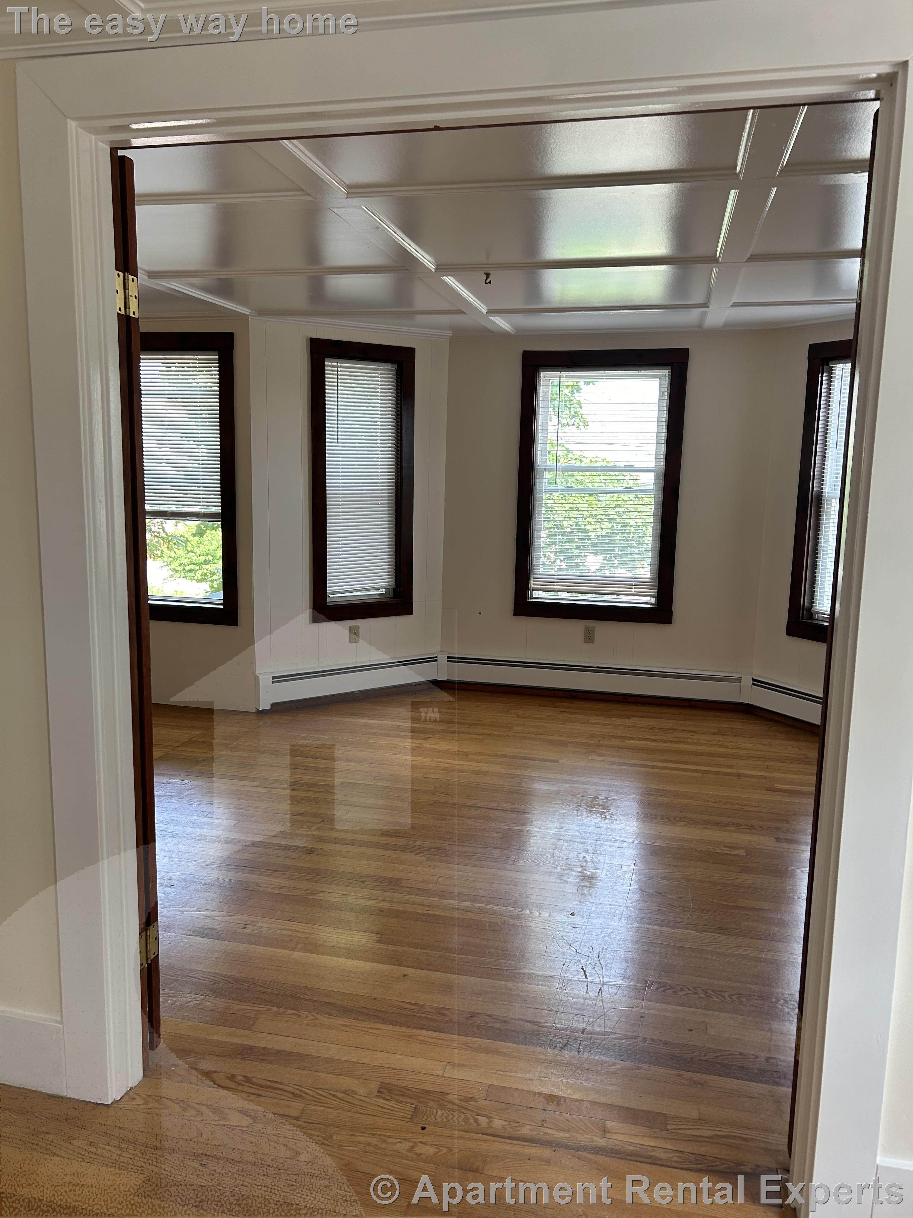 89 College Ave, Tufts