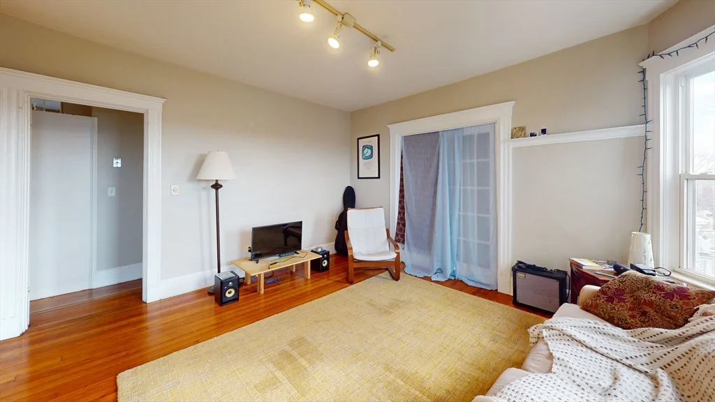 8 Olmstead, Jamaica Plain