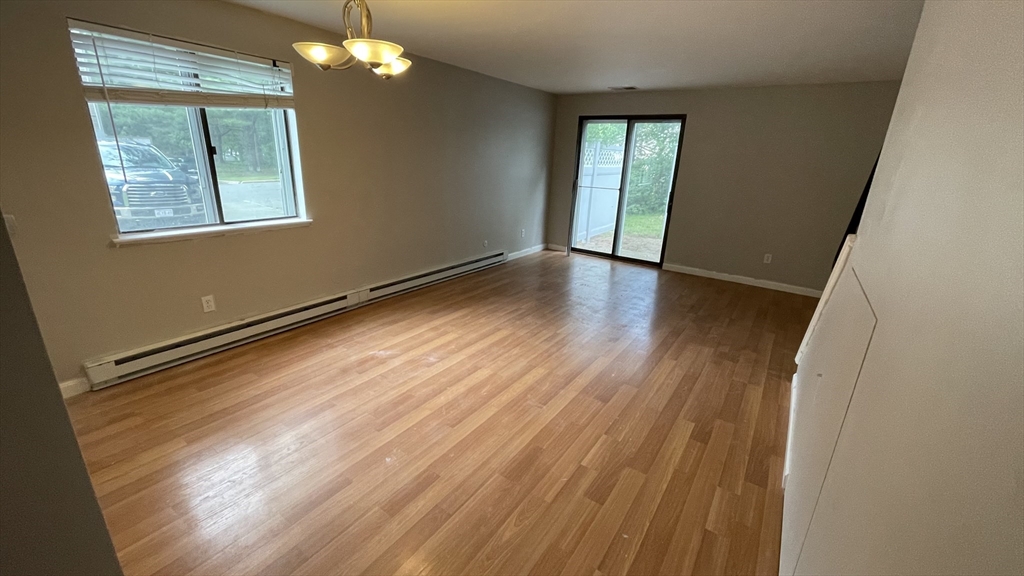 46 Village Hill Ln, Natick