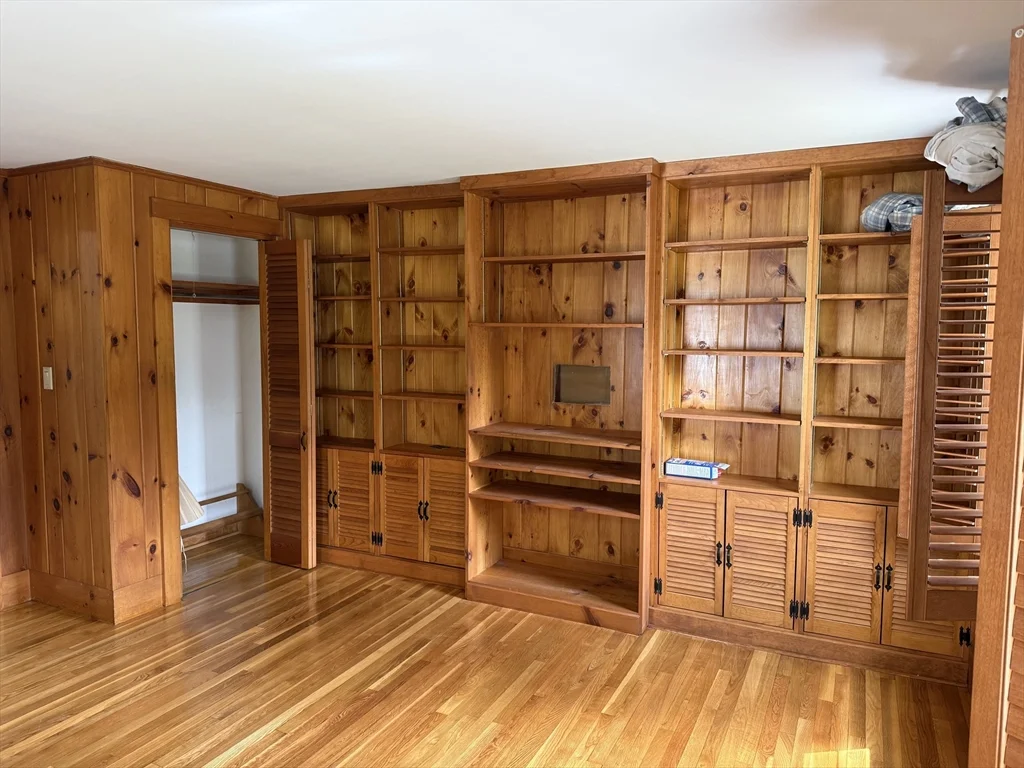 3 Crescent St, West Bridgewater