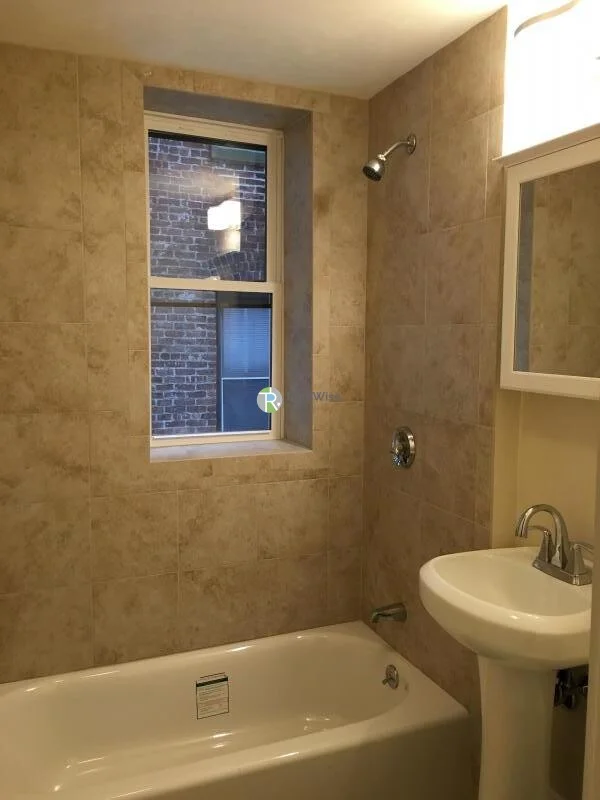 887 Huntington Ave, Mission Hill