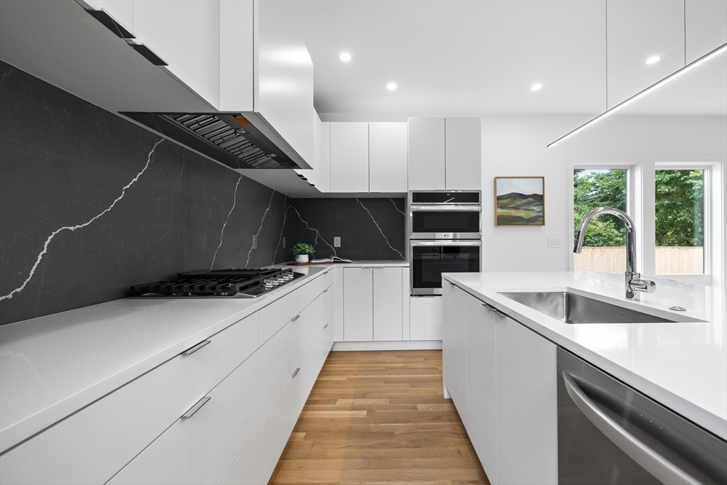 264 Lagrange St, Chestnut Hill