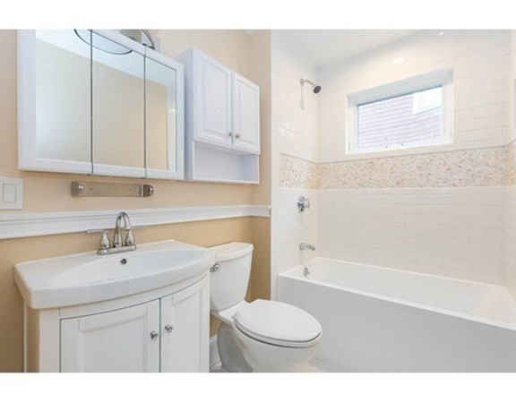 76 Fremont St, Winthrop