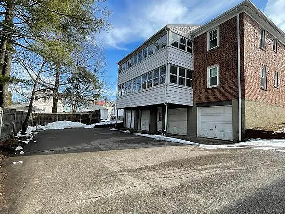 2 bed, 1 bath apartment for rent at 21 Merrill Ave Unit 4, Quincy — photo 2 of 8