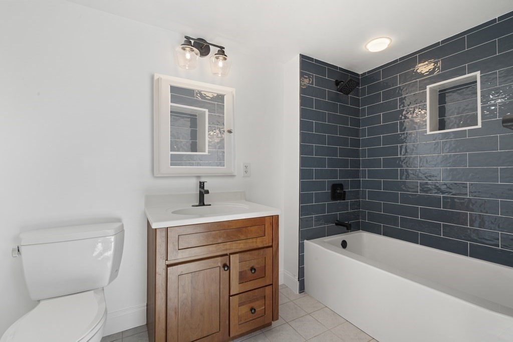 881 E 1st, South Boston