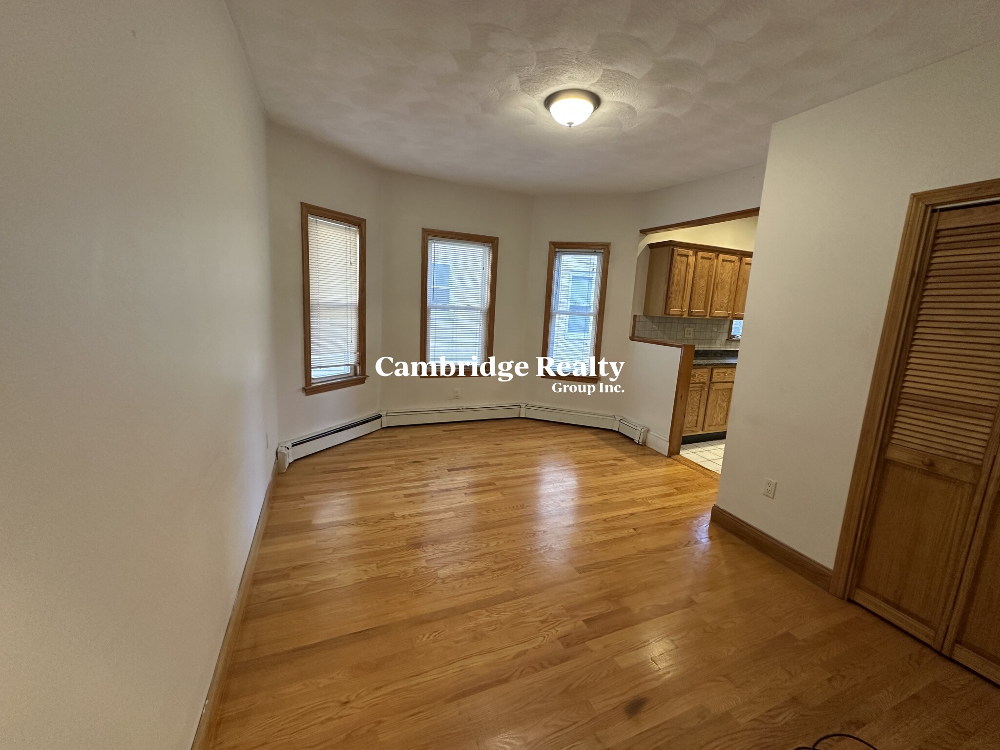 633 Boston Ave, Medford