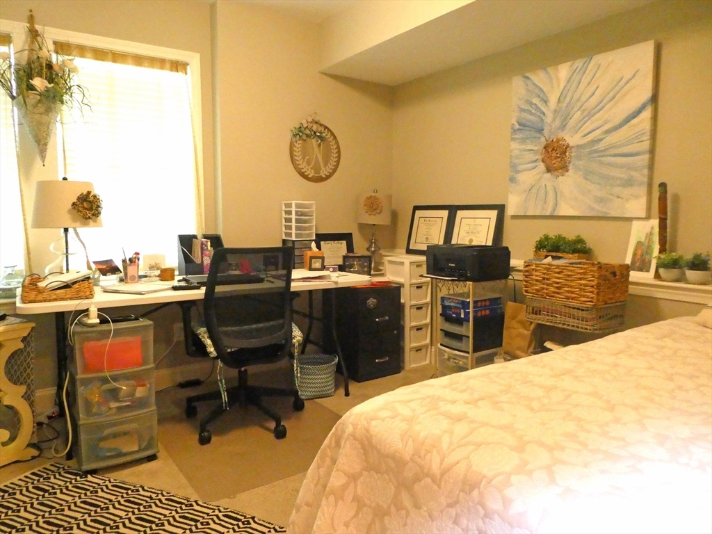 26 Daisy Ln, Plymouth