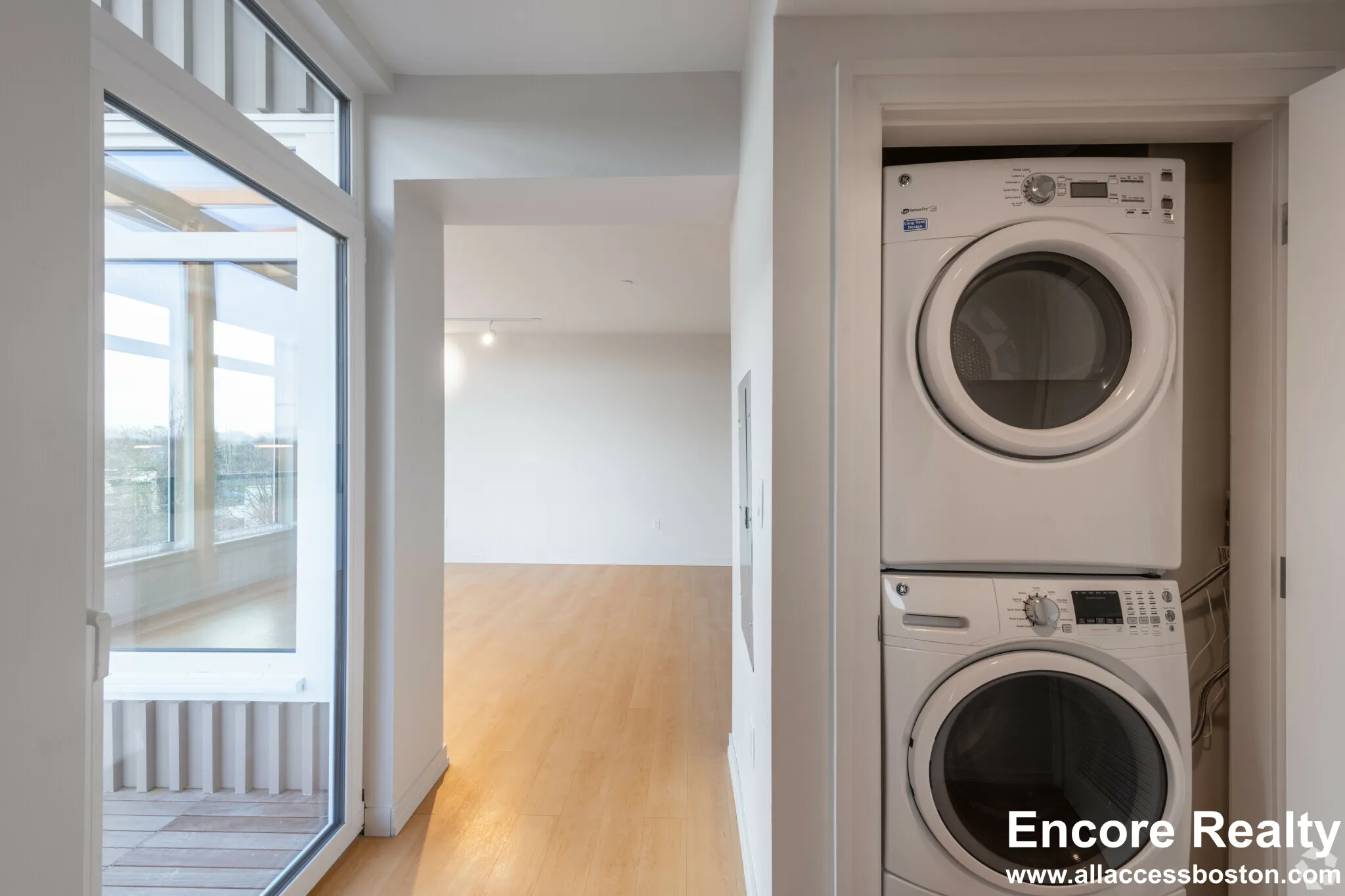 77 New St, Neighborhood Nine