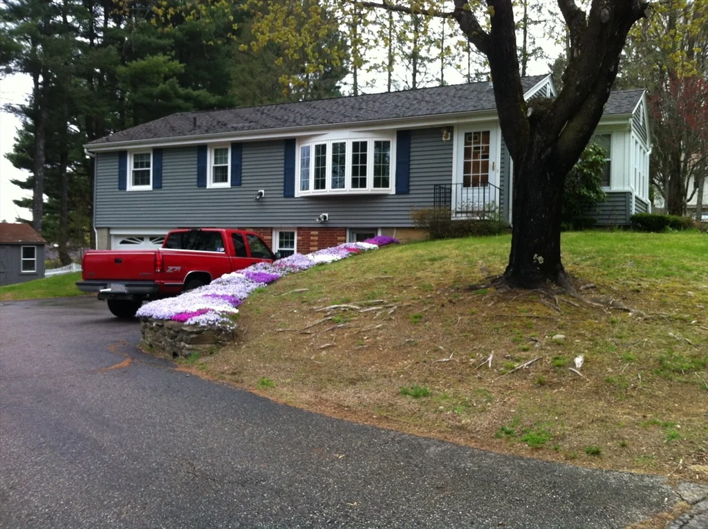 116 Faith Dr, East Brookfield