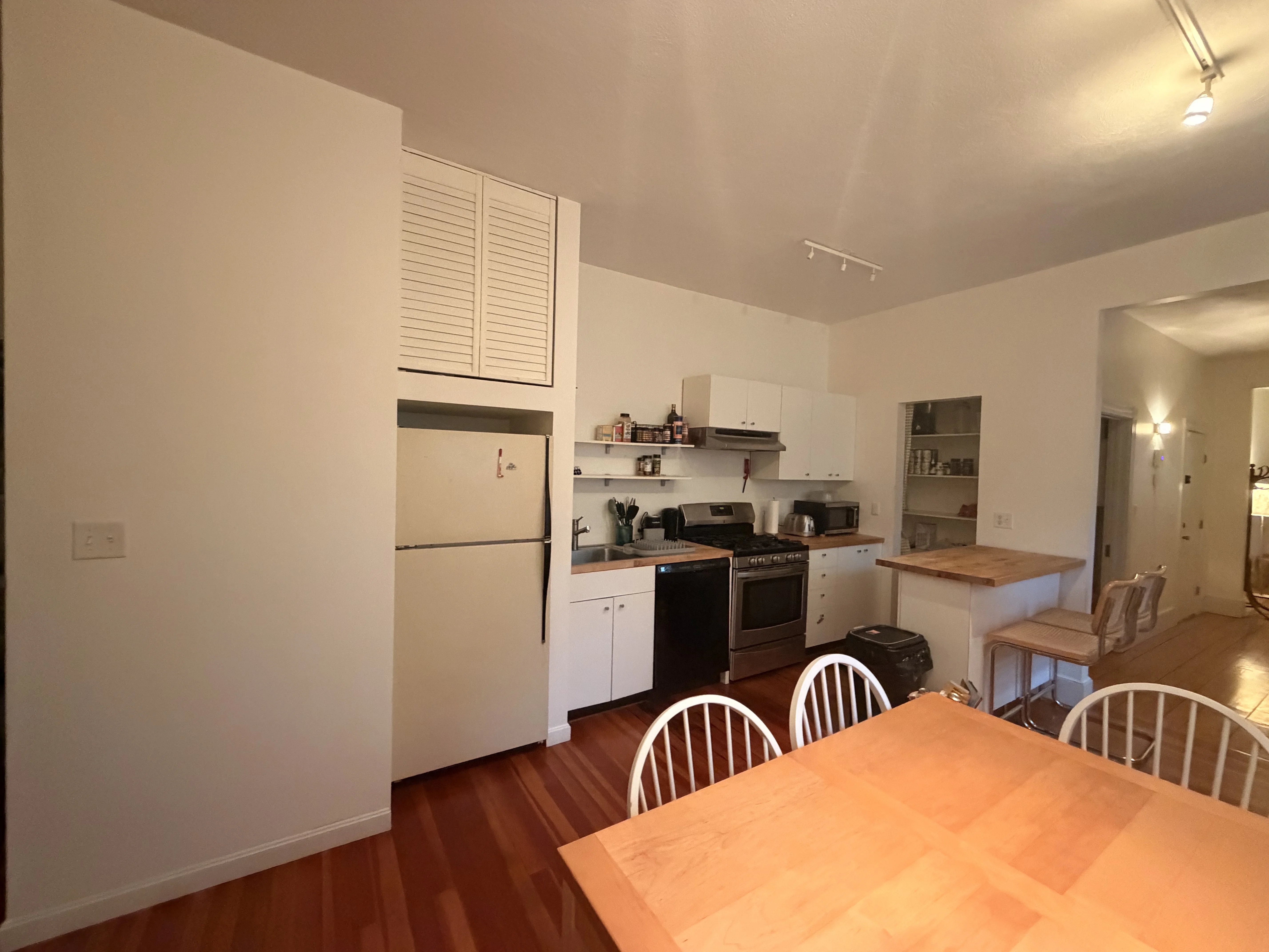 106 Pleasant St, Cambridgeport