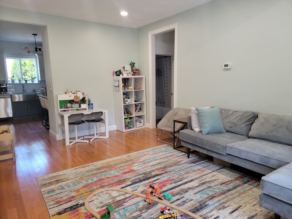 13 Belknap St, Dedham